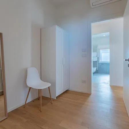 Guesthost - Hills View - Stunning Attic With Terrace Bolonia