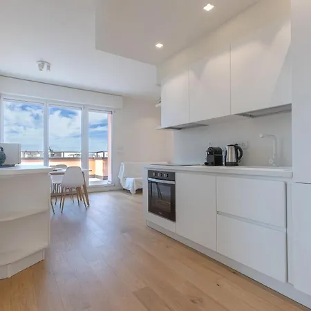 Guesthost - Hills View - Stunning Attic With Terrace