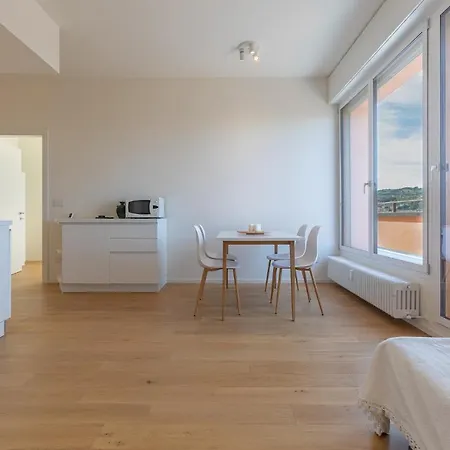 Guesthost - Hills View - Stunning Attic With Terrace *