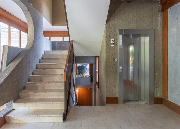 Guesthost - Hills View - Stunning Attic With Terrace Lejlighed *