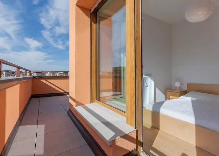 Guesthost - Hills View - Stunning Attic With Terrace Apartman