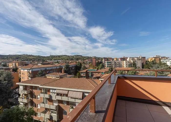 Guesthost - Hills View - Stunning Attic With Terrace Apartman *