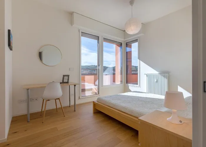 Guesthost - Hills View - Stunning Attic With Terrace Apartman Bologna