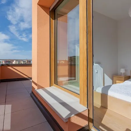 Hills View - Stunning Attic With Terrace Apartamento